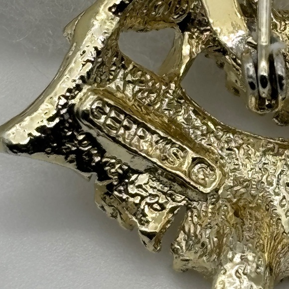 Vintage Gerry's Christmas Tree Pin, Gold Metal Green Red Decorations, Book Piece - Picture 11 of 15